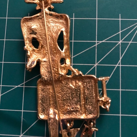 1980’s gold tone woman with dog brooch “ I Love New York” dangle charms - Picture 3 of 6